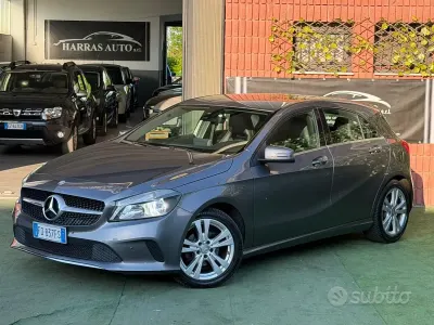 Usata Mercedes A180 Edition 109 CV (80 kW) 2016 Grigio Berlina