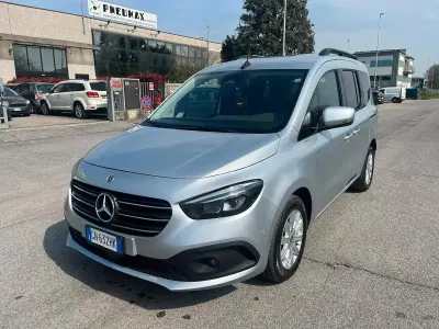 Usata Mercedes 180 115 CV (84 kW) 2023 Argento Berlina