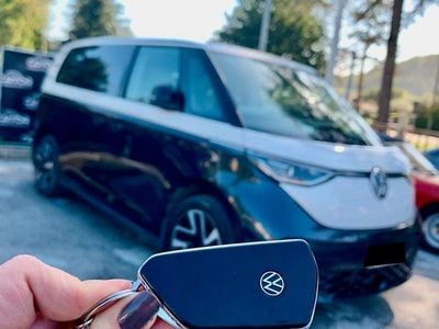 Blu/azzurro Usata 2024 VW ID. Buzz Pro Monovolume | 42.200 € (Buon prezzo)