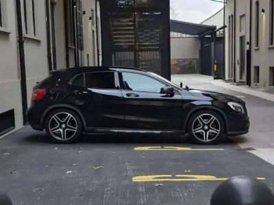 Usata Mercedes GLA220 Premium 170 CV (125 kW) 2015 Nero SUV