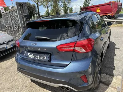 Usata Ford Focus Active 125 CV (91 kW) 2020 Carta da zucchero met. Berlina