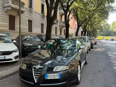 Usata Alfa Romeo GT 69 CV (50 kW) 2007 Grigio Coupé
