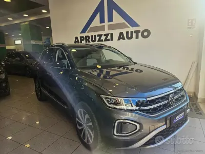Usata VW T-Roc Style 115 CV (84 kW) 2023 Grigio SUV