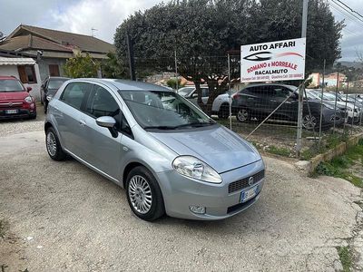 Usata Fiat Grande Punto Dynamic 65 CV (47 kW) 2006 Grigio Utilitaria