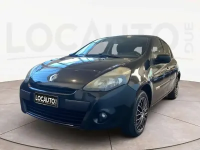Usado Renault Clio II 75 CV (55 kW) 2011 Negro Berlina