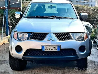 Usata Mitsubishi L200 Invite 136 CV (100 kW) 2008 Grigio Pick-up