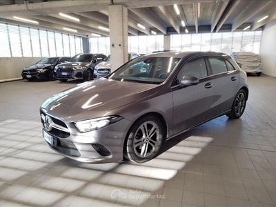 Usata Mercedes A180 116 CV (85 kW) 2019 Grigio montagna Berlina