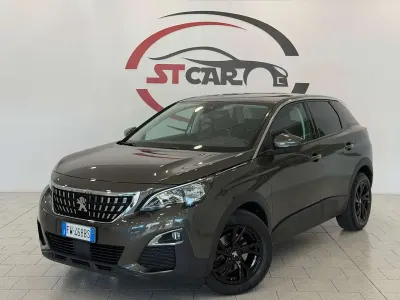 Usata Peugeot 3008 Allure 131 CV (96 kW) 2019 Verde SUV