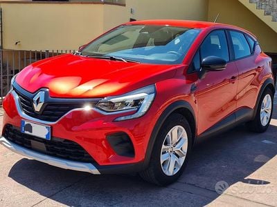 Usata Renault Captur Equilibre 94 CV (69 kW) 2023 Rosso SUV