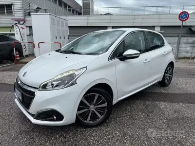 Usata Peugeot 208 2017 Bianco Utilitaria