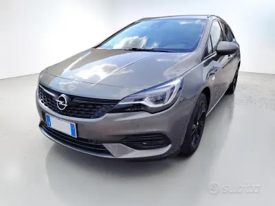 Usata Opel Astra Ultimate 122 CV (89 kW) 2020 Grigio metallizzato Station wagon