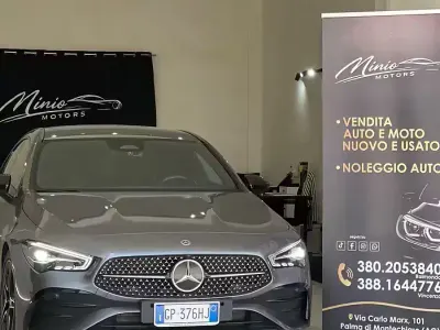 Begagnad Mercedes CLA200 AMG Line Premium 150 HK (110 kW) 2023 Grå Sedan