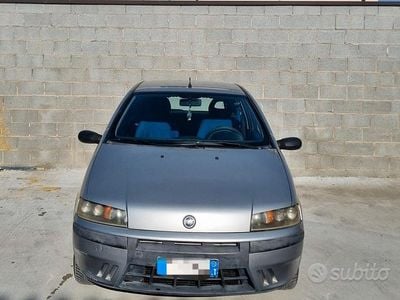 Usata Fiat Punto 80 CV (58 kW) 2003 Utilitaria