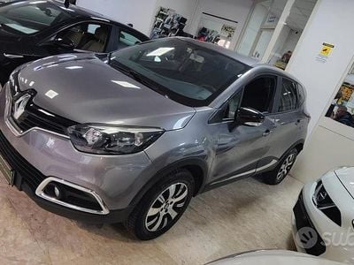 Usata Renault Captur Zen 90 CV (66 kW) 2016 Grigio SUV