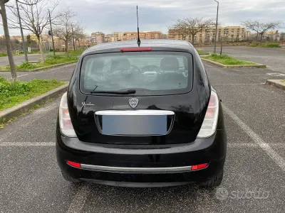 Usata Lancia Ypsilon 75 CV (55 kW) 2011 Nero Utilitaria
