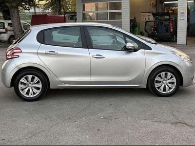 Usata Peugeot 208 Access 68 CV (50 kW) 2013 Utilitaria