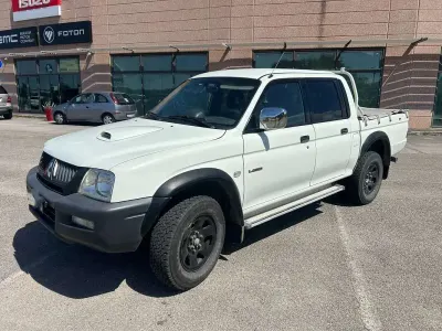 Usata Mitsubishi L200