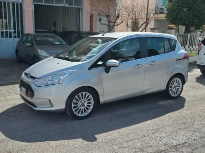 Usata Ford B-MAX Titanium 75 CV (55 kW) 2013 Grigio Monovolume