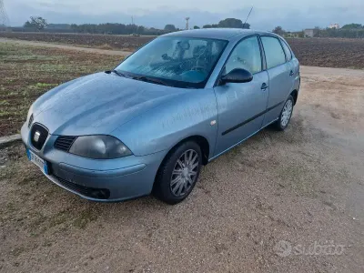 Usata Seat Ibiza 75 CV (55 kW) 2004 Grigio Utilitaria