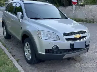 Usata Chevrolet Captiva 150 CV (110 kW) 2008 Grigio SUV
