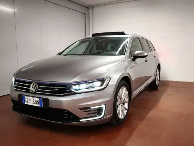 Begagnad VW Passat GTE 156 HK (114 kW) 2018 Grå Kombi