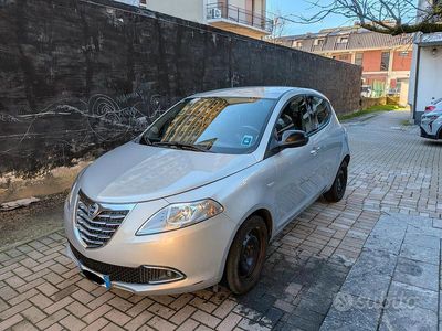 Usata Lancia Ypsilon Silver 95 CV (69 kW) 2011 Grigio Utilitaria