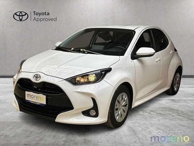 Usata Toyota Yaris Active 111 CV (81 kW) 2023 Bianco Utilitaria