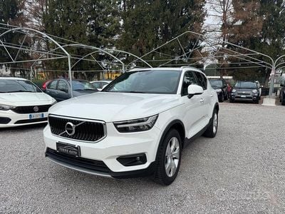 Usata Volvo XC40 Momentum 129 CV (94 kW) 2021 Bianco SUV