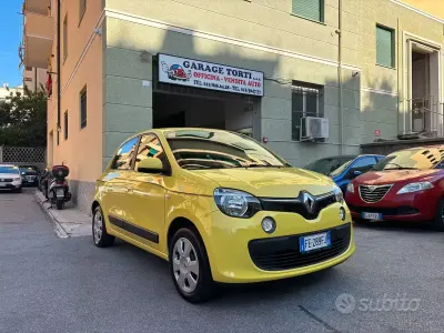 Usata Renault Twingo SE 69 CV (50 kW) 2016 Giallo Utilitaria