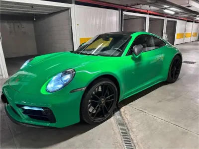 Usata Porsche 911 Carrera 4 GTS 480 CV (353 kW) 2022 Verde Coupé