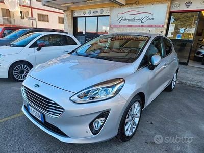 Usata Ford Fiesta Titanium 85 CV (62 kW) 2019 Grigio Utilitaria