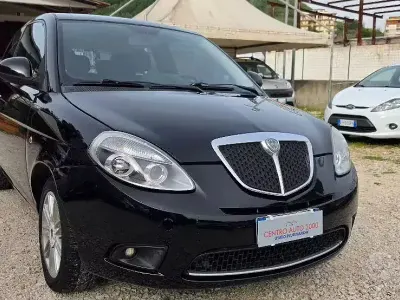 Brugt Lancia Ypsilon Gold 68 HK (50 kW) 2012 Sort Hatchback