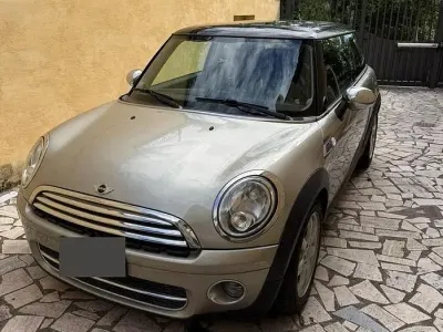 Usata Mini Cooper D 109 CV (80 kW) 2009 Utilitaria