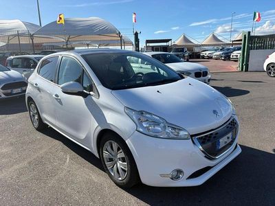 Usata Peugeot 208 Access 68 CV (50 kW) 2012 Bianco Utilitaria