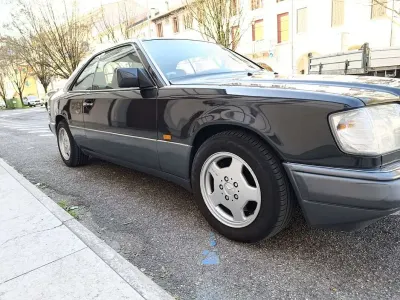 Usata Mercedes 320 220 CV (161 kW) 1992 Berlina