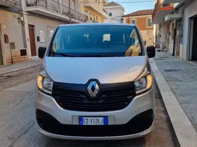 Usata Renault Trafic 115 CV (84 kW) 2015 Grigio Monovolume