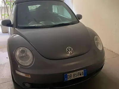Usata VW New Beetle 105 CV (77 kW) 2006 Grigio Utilitaria