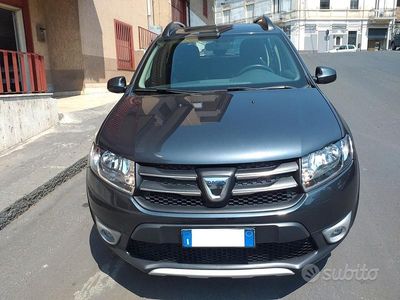Gebraucht Dacia Sandero Stepway 90 PS (66 kW) 2018 Grau Limousine