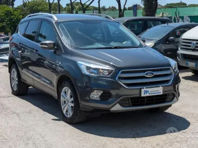 Usata Ford Kuga 120 CV (88 kW) 2018 Grigio antracite SUV