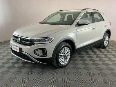 Usata VW T-Roc Life 110 CV (80 kW) 2024 Beige SUV