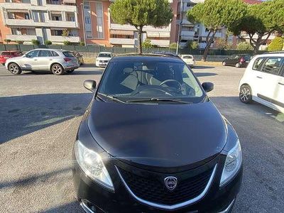 Usata Lancia Ypsilon Silver 86 CV (63 kW) 2016 Nero Utilitaria