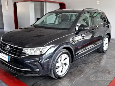 Usata VW Tiguan Life 150 CV (110 kW) 2023 Nero SUV
