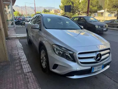 Usata Mercedes GLA180 Executive 109 CV (80 kW) 2016 Argento SUV