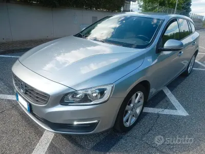 Occasion Volvo V60 150 ch (110 kW) 2018 Gris Break