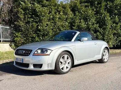 Usata Audi TT Roadster 250 CV (183 kW) 2004 Argento Cabrio
