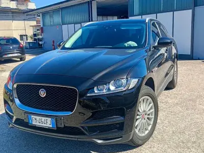 Usata Jaguar F-Pace Pure 180 CV (132 kW) 2017 Nero SUV