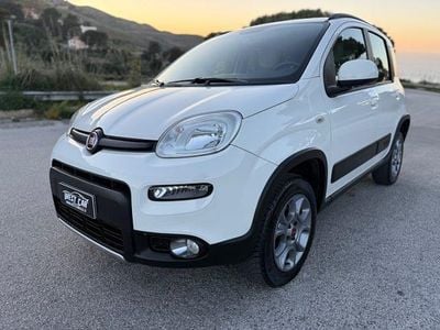 Usata Fiat Panda 4x4 S 84 CV (61 kW) 2013 Bianco Utilitaria