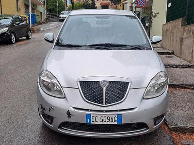 Usata Lancia Ypsilon 69 CV (50 kW) 2010 Grigio Utilitaria