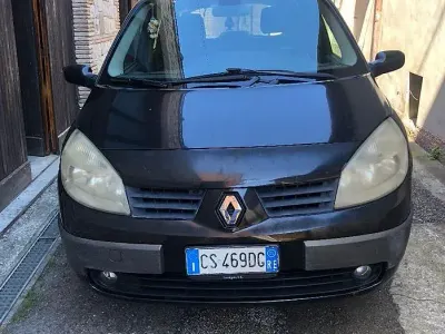 Usata Renault Scénic 106 CV (77 kW) 2005 Nero Monovolume