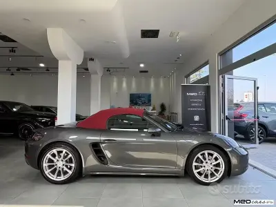 Usata Porsche 718 Boxster 299 CV (219 kW) 2022 Grigio Cabrio
